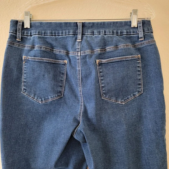 Chicos Bermuda Jean Shorts Womans Size M 1.5 Blue Medium Wash - Picture 7 of 11
